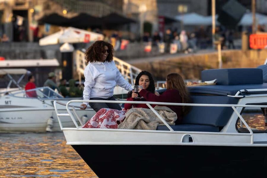 Porto: Douro private cruiser (only for you)6 bridges/sunset - The onboard extras that make it feel like your evening