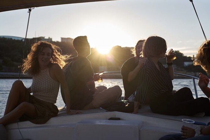 Porto: Douro River Boat Cruise with Port Wine and Snacks - The 19th-century glass gazebo and gardens for a panoramic breather