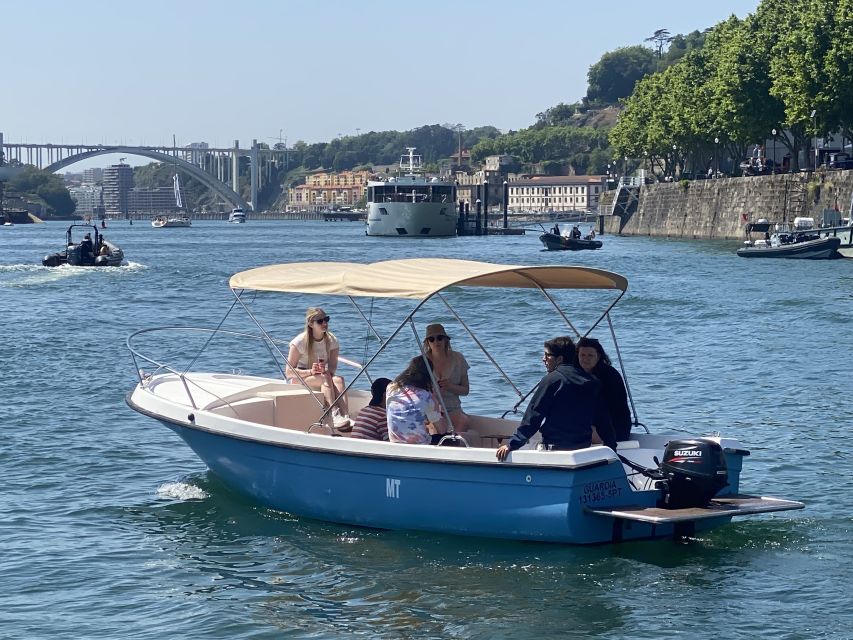 Porto: Douro River Boat Cruise with Port Wine Tasting - Arrábida Bridge and Foz do Douro: getting that sea edge