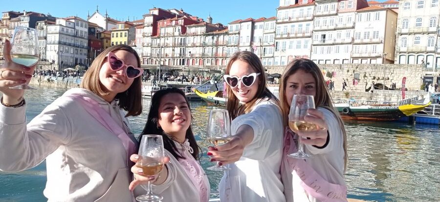 Porto: Douro River Boat Tour w/ Portuguese Wines & Tasting - Should you book this Porto Douro wine cruise?