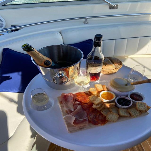 Porto: Douro River Boat Tour w/ Portuguese Wines & Tasting - The 2-hour plan: from Marina do Freixo to Porto and Gaia views