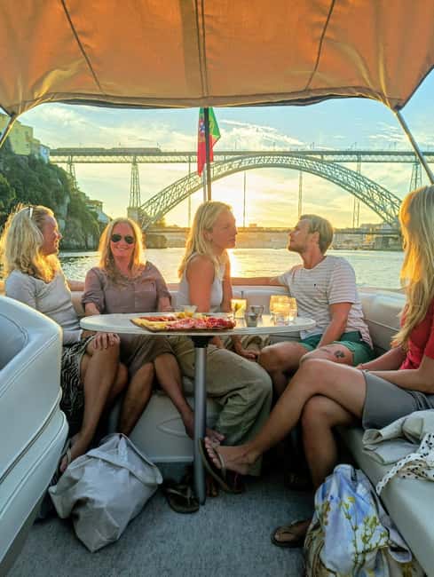 Porto: Douro River Boat Tour with Port Wine Tasting - Dom Luis Bridge: the 10-minute guided pause that makes photos better