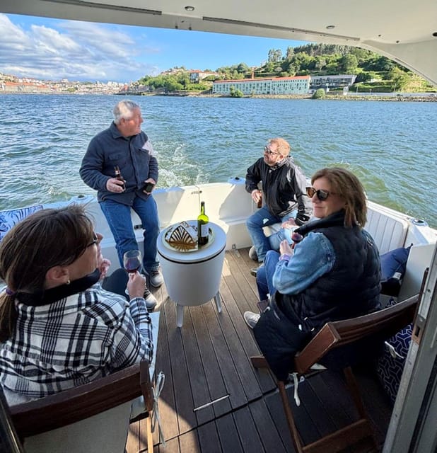 Porto: Douro River Cruise / Welcome Drink/with sunset option - What you see cruising Porto and Vila Nova de Gaia