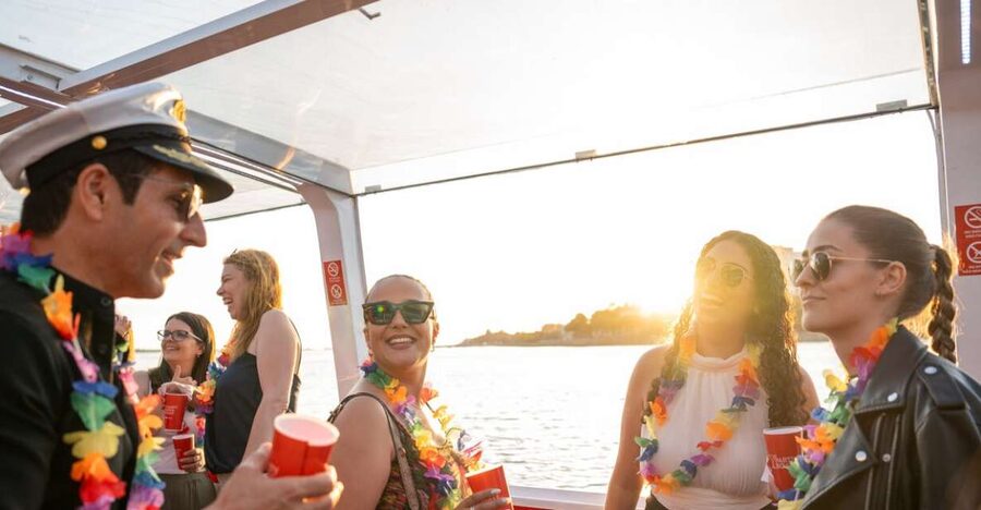 Porto: Douro River Party Boat with Sunset Option & 6 Bridges - The 6-bridges cruise: Porto and Gaia views in motion