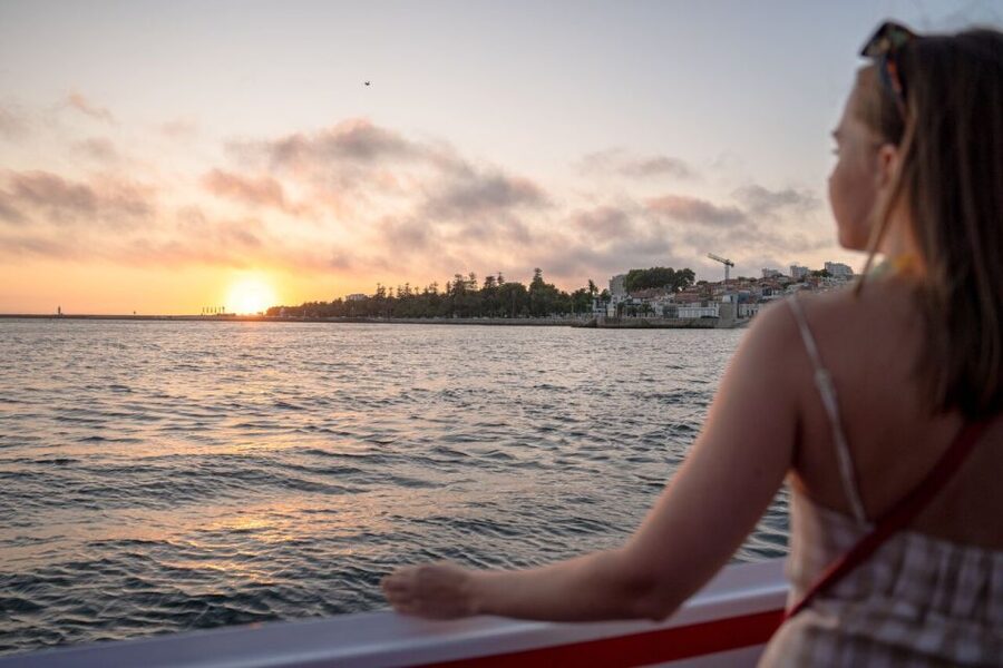 Porto: Douro River Party Boat with Sunset Option & 6 Bridges - Included drinks: what you get, and the small rules that affect your night