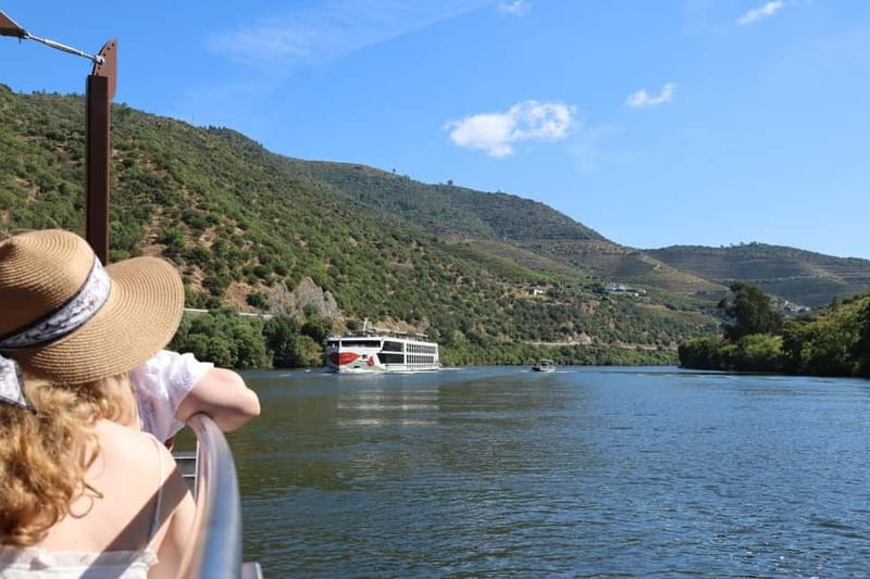 Porto: Douro Valley, 2 Wineries, Lunch, and 1-Hour Boat Tour - Pinhão photo stop and the 1-hour Douro River boat tour