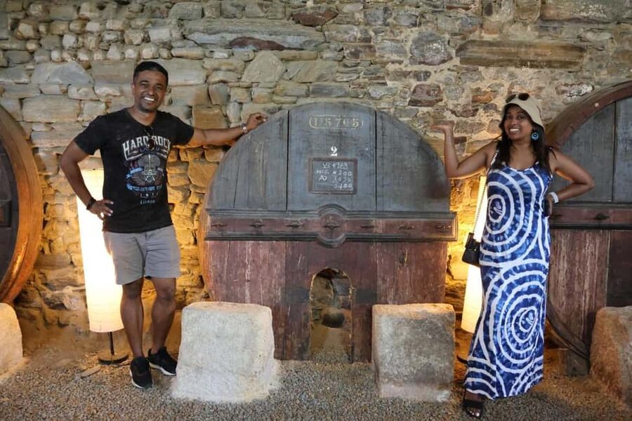 Porto: Douro Valley, 2 Wineries, Lunch, and 1-Hour Boat Tour - Lunch in Peso da Régua: a traditional meal plus more wine time