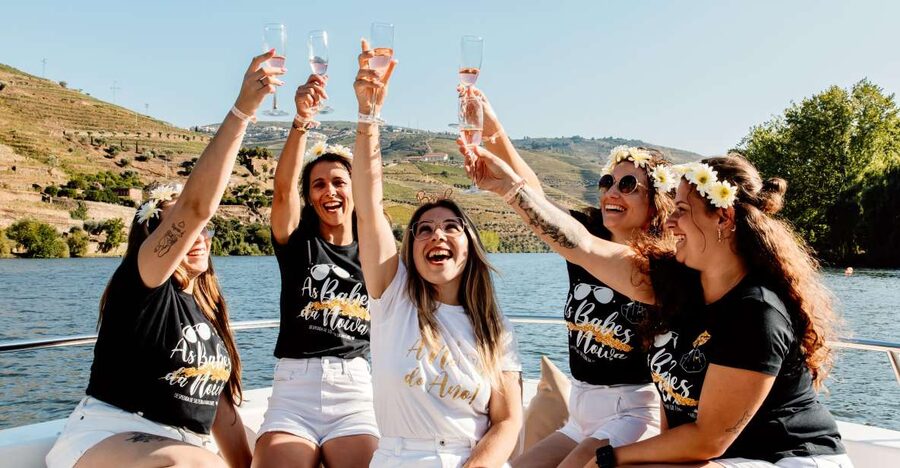 Porto: Douro Valley Full-Day Boat, Train, and Lunch Tour - Boat Cruise on the Douro River: Views, Port or Bubbles, and a Different Angle