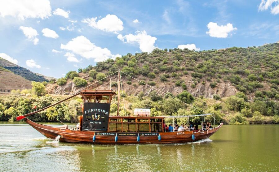 Porto: Douro Valley History & Wine Tour with Cruise & Lunch - Lunch in the Douro: 3 courses with wine pairings that actually fit the region