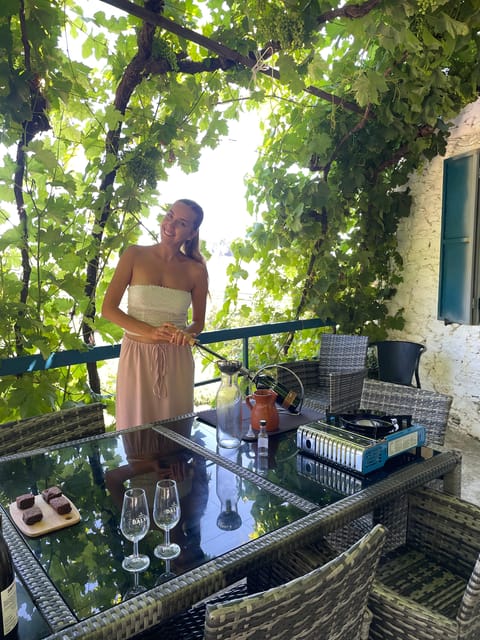 Porto: Douro Valley Wine Tour with a Sommelier & Boat Trip - Penafiel and Vinho Verde: the first quinta visit that sets the tone
