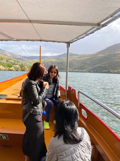 Porto: Douro Valley with Small Wineries, Lunch and Boat Tour - The N222 scenic drive and river photo stop for quick wow moments