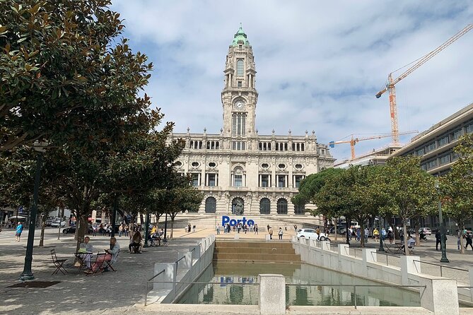 Porto Downtown and Sightseeing Bike Tour - Guide style, multilingual support, and what good guides do with your questions