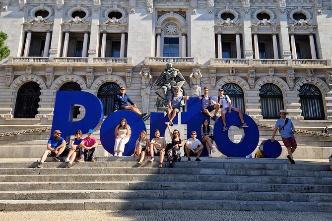 PORTO: Essencial Walking Tour 3 hours - River and cathedral-area viewpoints for better photos