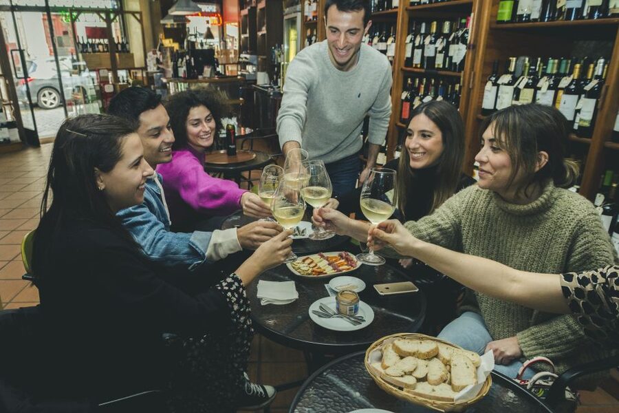 Porto: Evening Local Food Crawl with Drink Pairings - The 3-Hour Format: How the Evening Moves
