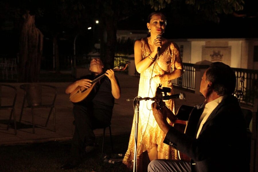 Porto: Fado Show with Dinner in a Traditional Fado House - Why Porto Fado Works Best in This Kind of Room