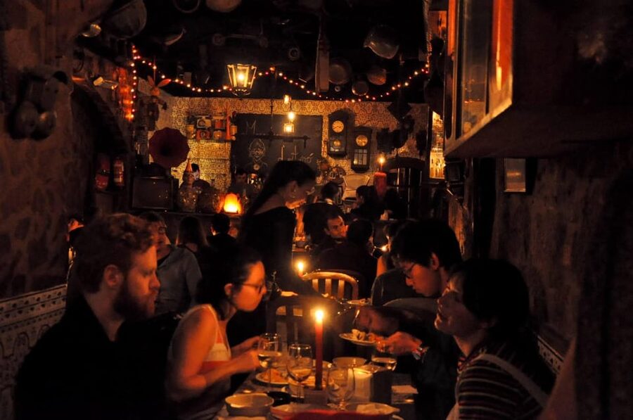 Porto: Fado Show with Dinner in a Traditional Fado House - Dinner and Wine: Where the Experience Can Shine, and Where It Can Miss