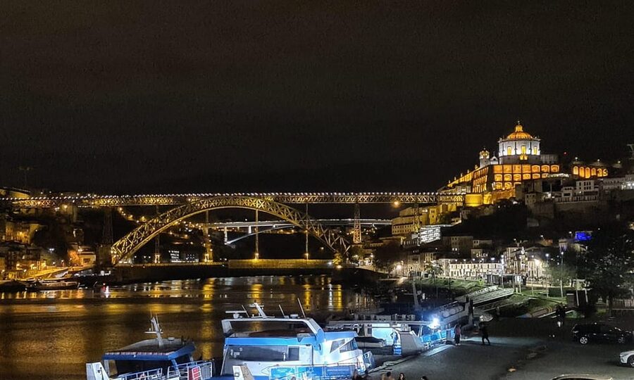 Porto: Fado Show with Dinner in a Traditional Fado House - Small Group, Van Ride, and Guide Support: The Practical Comforts