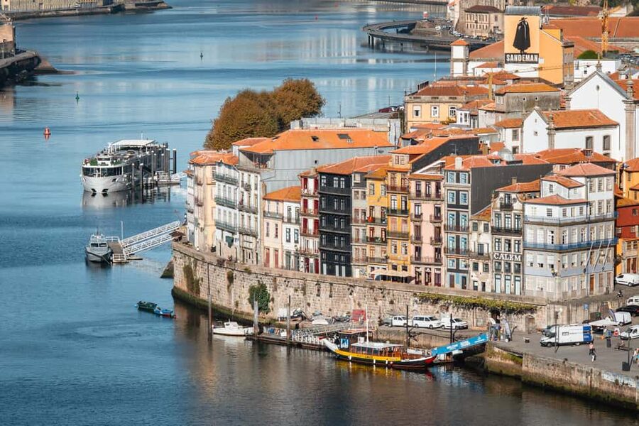 Porto: Flexible Walking Tour in Historic Center - Following the Douro to Wall of Bacalhoeiros, São Francisco, and Bolsa Palace