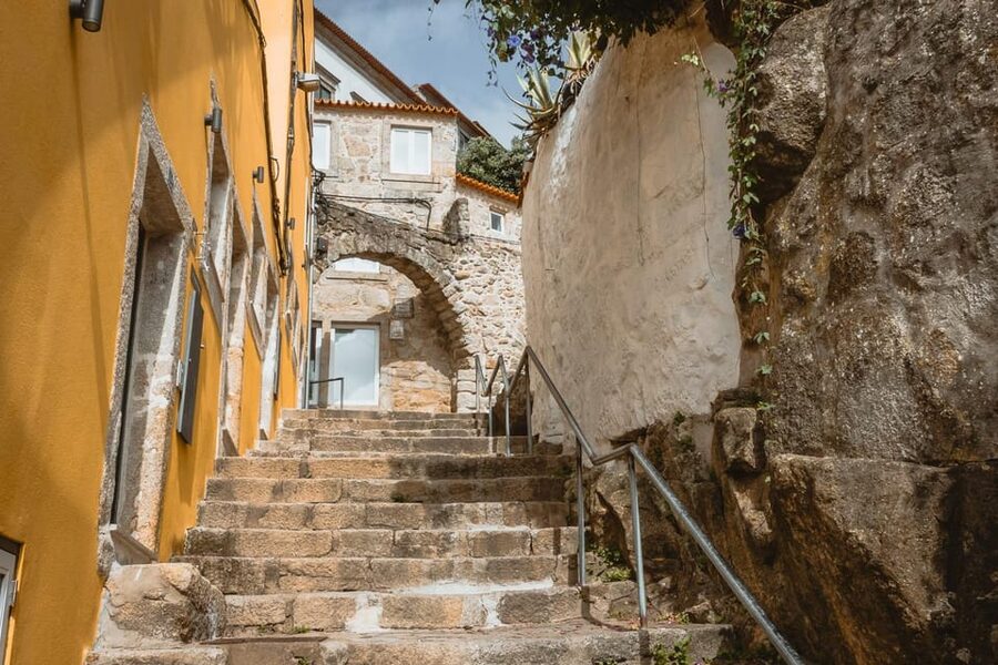 Porto: Flexible Walking Tour in Medieval Area - Why a self-guided app works so well in Porto’s medieval center