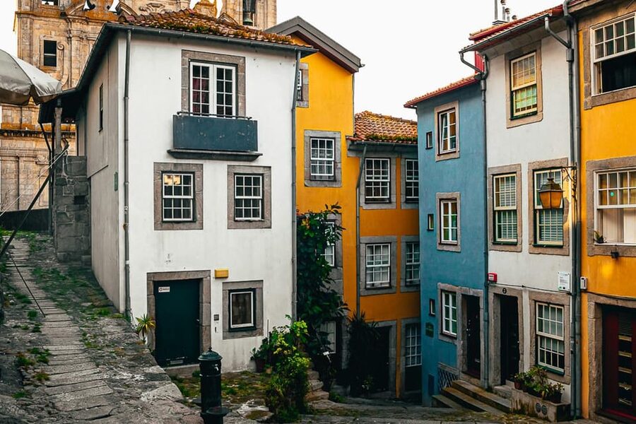 Porto: Flexible Walking Tour in Medieval Area - The hill climb: Mercadores Street to Pena Ventosa Square