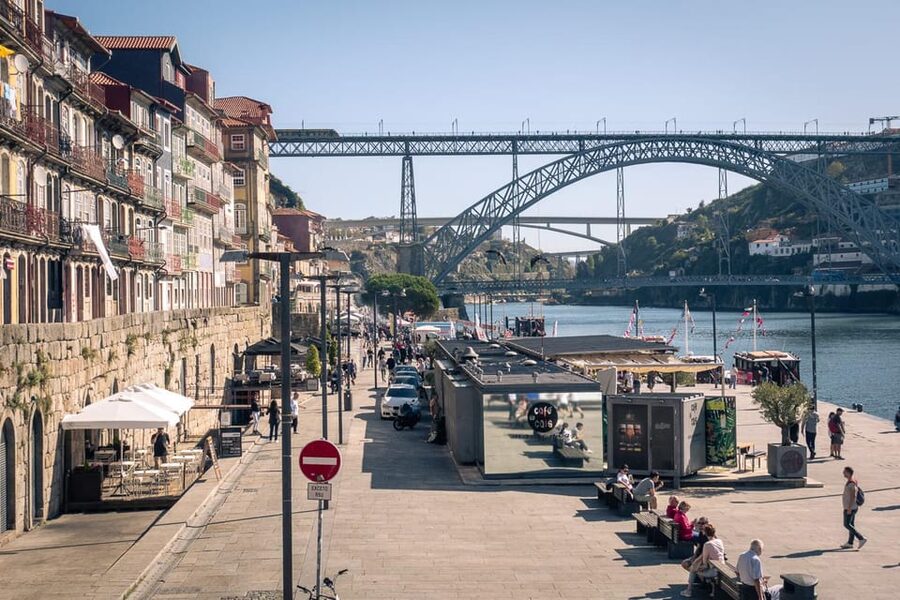 Porto: Flexible Walking Tour in Medieval Area - Porto’s oldest lanes: Aldas and Pena Ventosa low-door houses