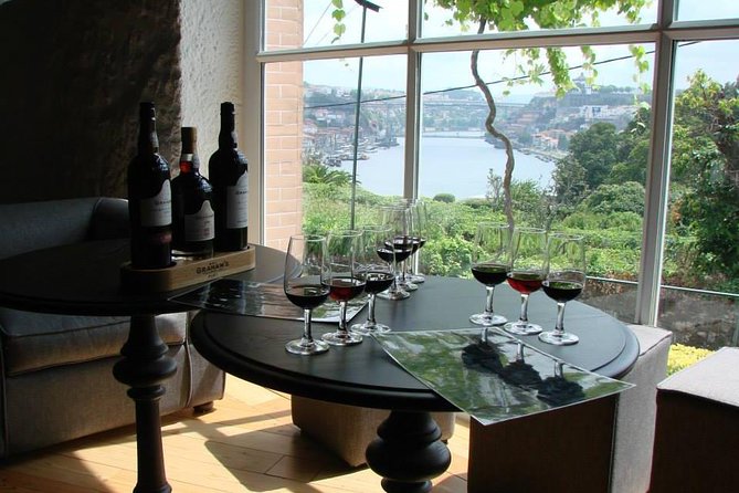 Porto Full Day City Tour Wine Tasting and Six Bridges Cruise - Historic Centre walking time in Sé and Vitória