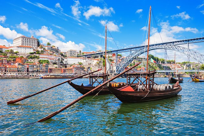 Porto: Full Day City Tour - Your morning opener at Porto Cathedral and São Bento Station