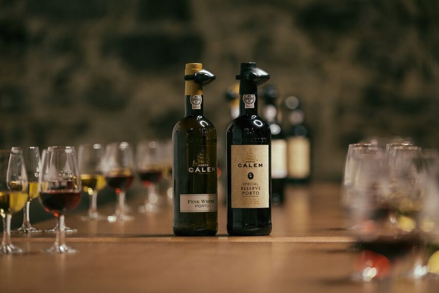 Porto: Guided City Walking Tour & Port Wine Cellar - Four tastings that help you compare styles
