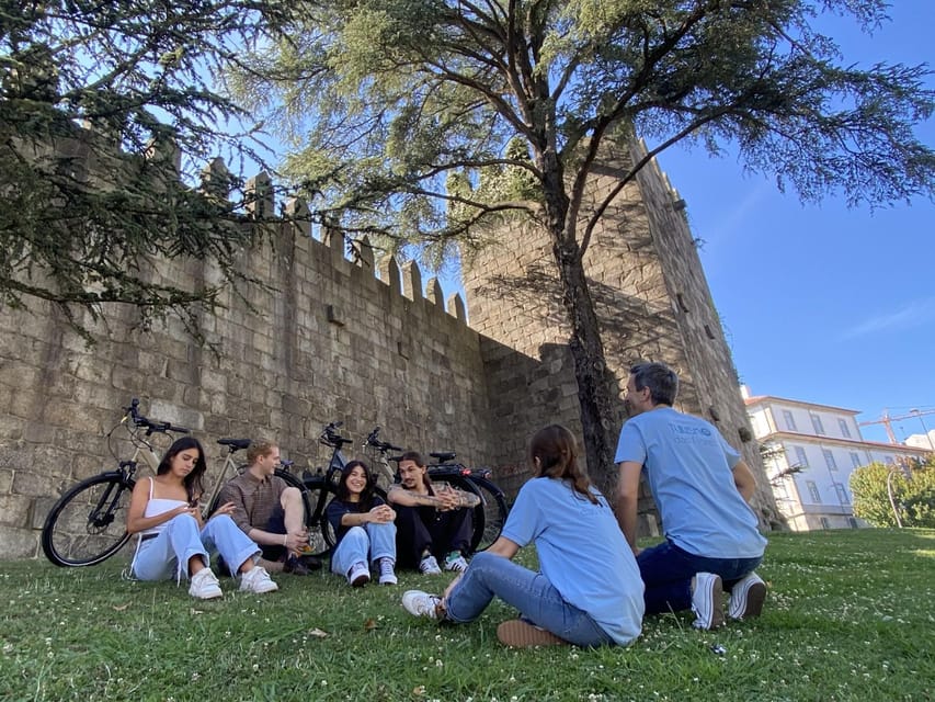 Porto: Guided e-bike tours in Porto and Gaia - Meeting at Turismo das Flores and starting from Praça da Batalha 120