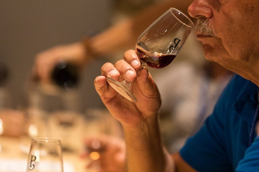 Porto: Guided Tour and Tasting of 3 Port Wines at Poças - Can you buy bottles at Poças, and is it worth doing?