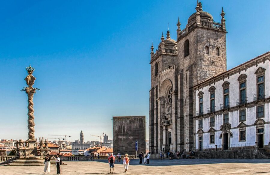 Porto: Guided Tour by Tuk-Tuk & Optional Douro River Cruise - São Bento Station, Porto Cathedral, and Clerigos Tower: The “Postcard Views” Part