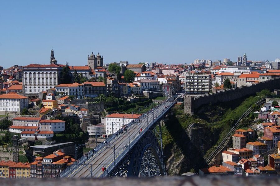 Porto: Guided Walking Tour and Lello Bookshop - Getting Your Bearings in Porto’s Old Center