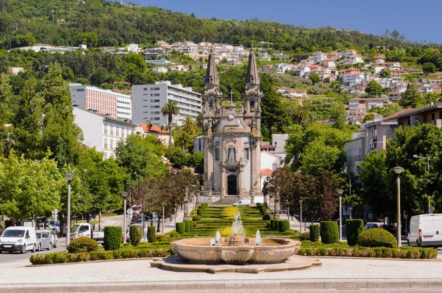 Porto: Guimarães & Braga Tour with Entry Tickets and Lunch - Bom Jesus do Monte: the 581-step climb, without turning it into a suffering contest