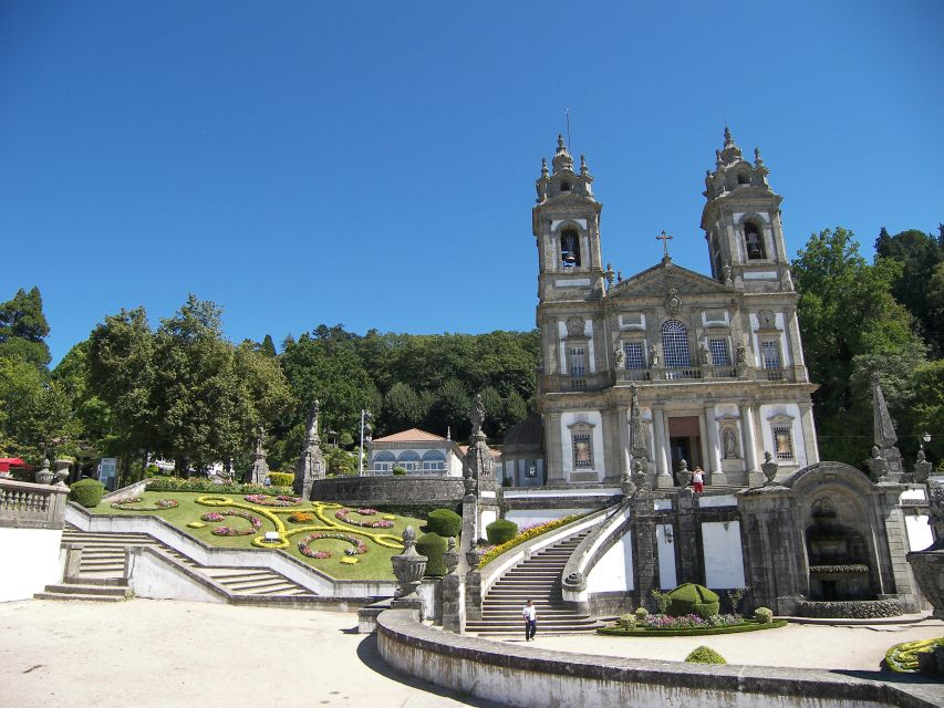 Porto: Guimarães & Braga Tour with Entry Tickets and Lunch - Braga Sé Cathedral: built by nobles, still a working sense of place