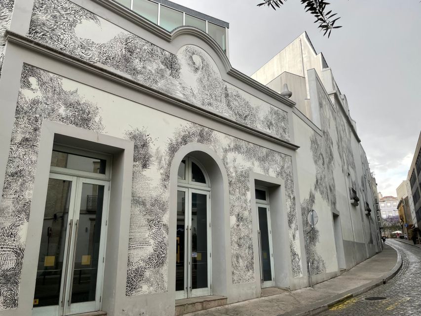 Porto: Half-Day Street Art Tour - The route: from Praça de Carlos Alberto to the Luís I Bridge area
