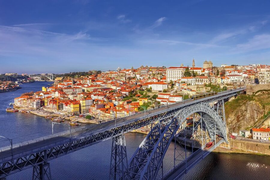 Porto Half-Day Tour and Wine Tasting - São Bento Station’s tile hall, and why it’s a perfect 30-minute stop