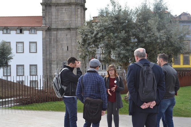 Porto Half Day Tour with River Cruise and Wine Tasting - A day that starts at 10:00, ends in Gaia, and still feels like Porto