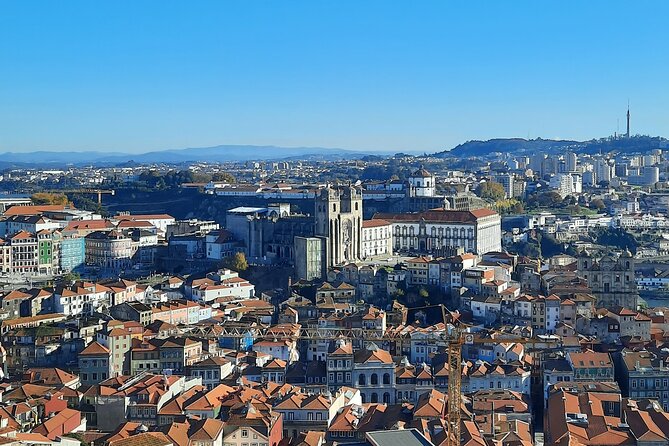 Porto Heritage Night Tour With Fado Show And Dinner Included - Guides, Drivers, and the Local Stories that Make It Worth It