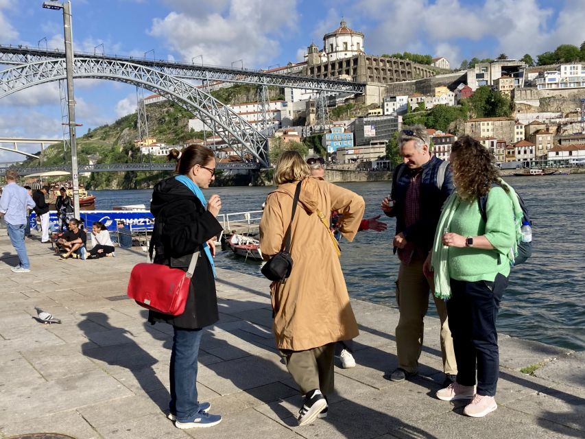 Porto: Highlights & hidden gems Walk - max 10 - Sé and Rua das Aldas viewpoint: how the tour turns views into understanding