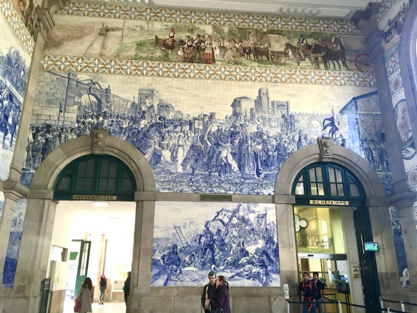 Porto: Highlights & hidden gems Walk - max 10 - What to pack and what the walking pace actually means
