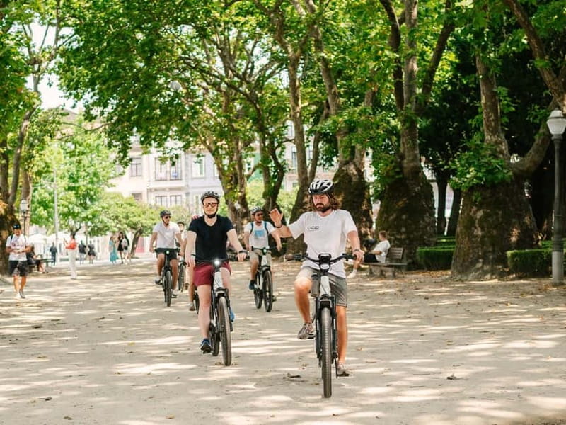 Porto: Highlights in 3 Hours E-Bike Tour - Porto’s hills, solved in 3 hours on an e-bike