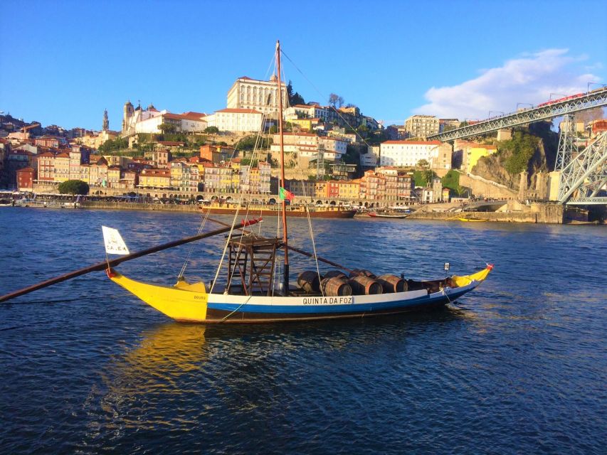 Porto: Historic City Center Walking Tour - São Bento Station: the azulejos stop you in your tracks