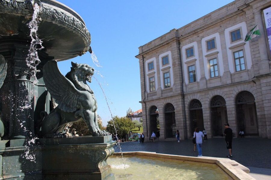 Porto: Historic City Center Walking Tour - Ribeira energy and the medieval street maze effect