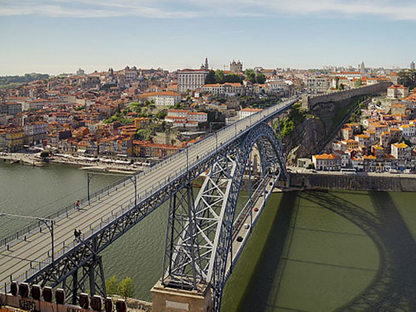 Porto: Historic e-Bike Tour with a guide - Luis I Bridge to Jardim do Morro: the Douro breeze payoff