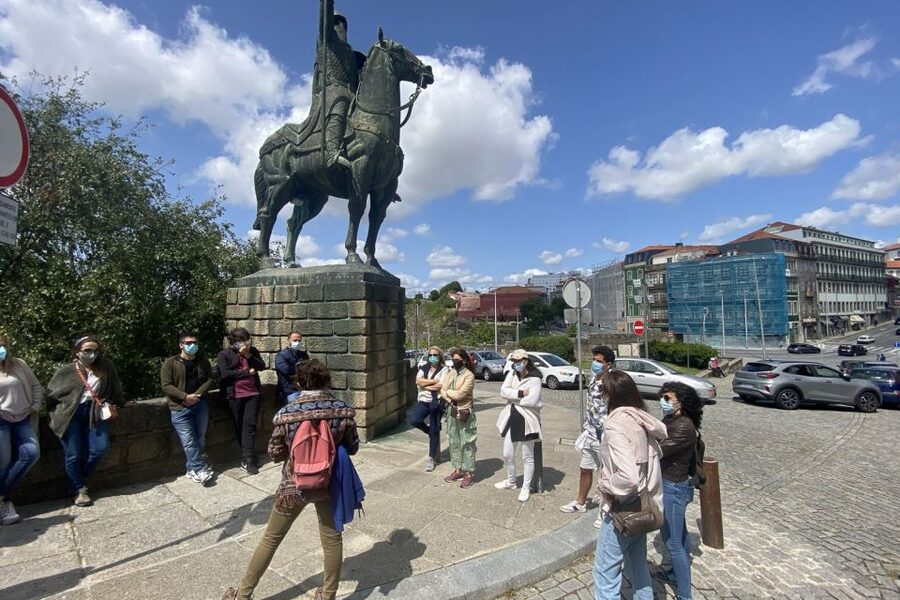 Porto: Historical Center Walking Tour - Where you start: R. de Mouzinho da Silveira and the style of the tour