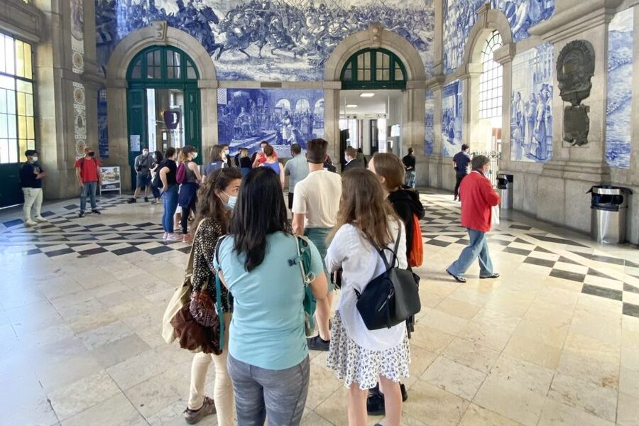 Porto: Historical Center Walking Tour - Optional Virtudes Gardens picnic: a slower ending with a full picnic box