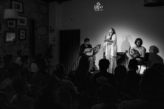 Porto: Live Portuguese Fado Experience with Port Wine - Inside the one-hour show: Lisbon first, then Coimbra, then Amalia