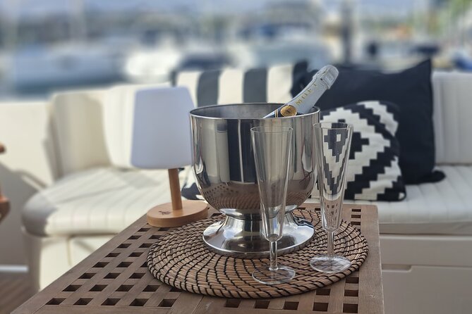 Porto: Luxury Yacht Cruise on the Douro River and Estuary Reserve - How to get the best views and hear the captain’s stories