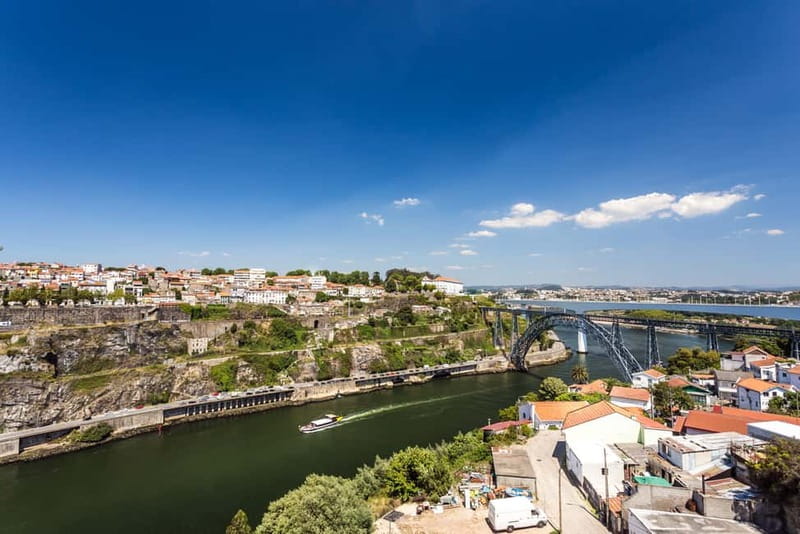 Porto: Magic Train Tour and Port Wine Cellar with Tastings - Upgrading to lunch at Ruela da Villa (if you want food, not just wine)