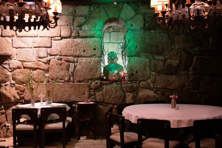 Porto Moonlight Walk & Fado Dinner - Dinner built around Fado, with wine, Port, and coffee
